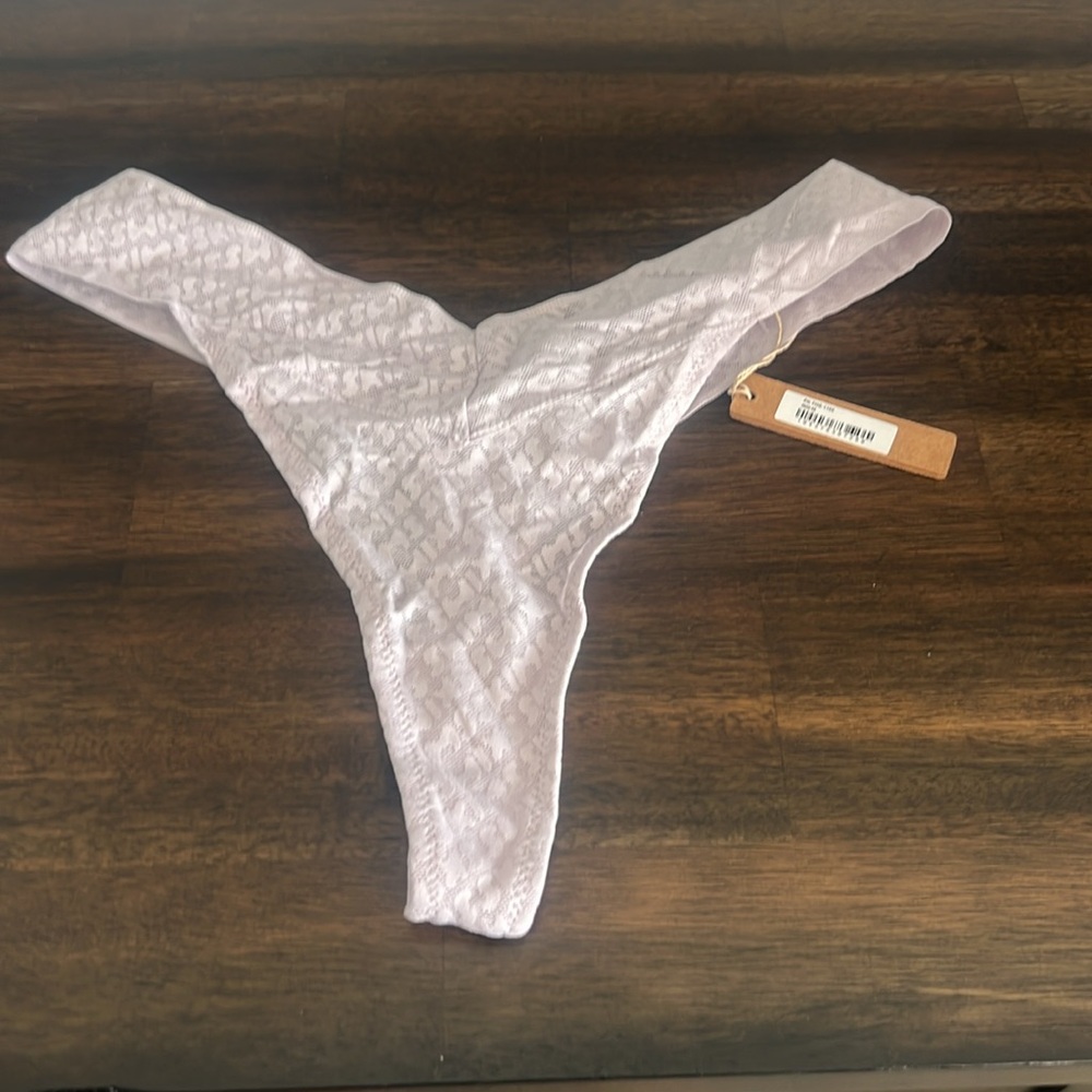 Skims Logo Mesh Thong - Picture 8 of 9